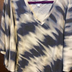 LuLaRoe Renee top